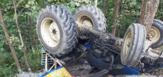 भोजपुरमा  ट्रयाक्टर  दुर्घटना,  वडा  सदस्यसहित  दुई  जनाको  मृत्यु