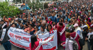 आन्दोलनरत शिक्षकलाई पालिकाले भन्यो: पढाई भएको दिनको मात्रै तलब दिन्छौं